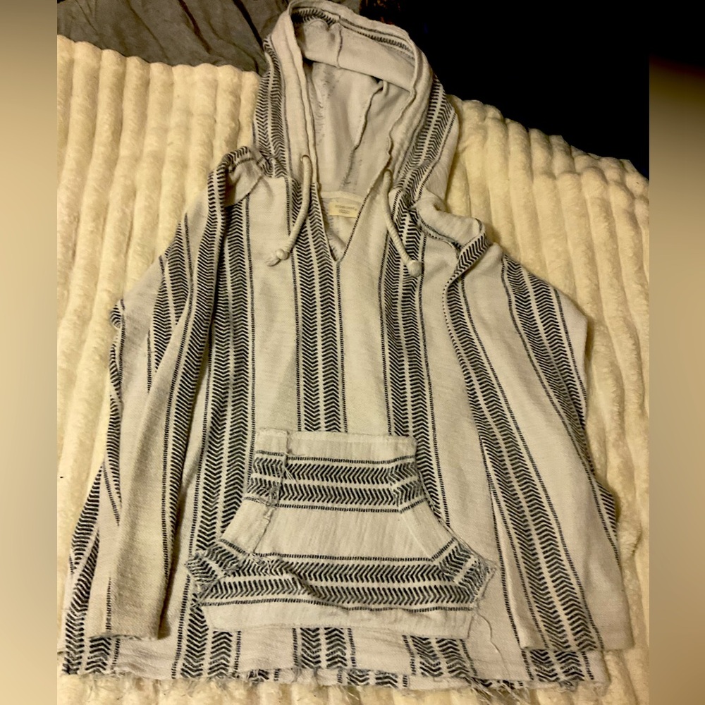 White and gray comfy light sweater
